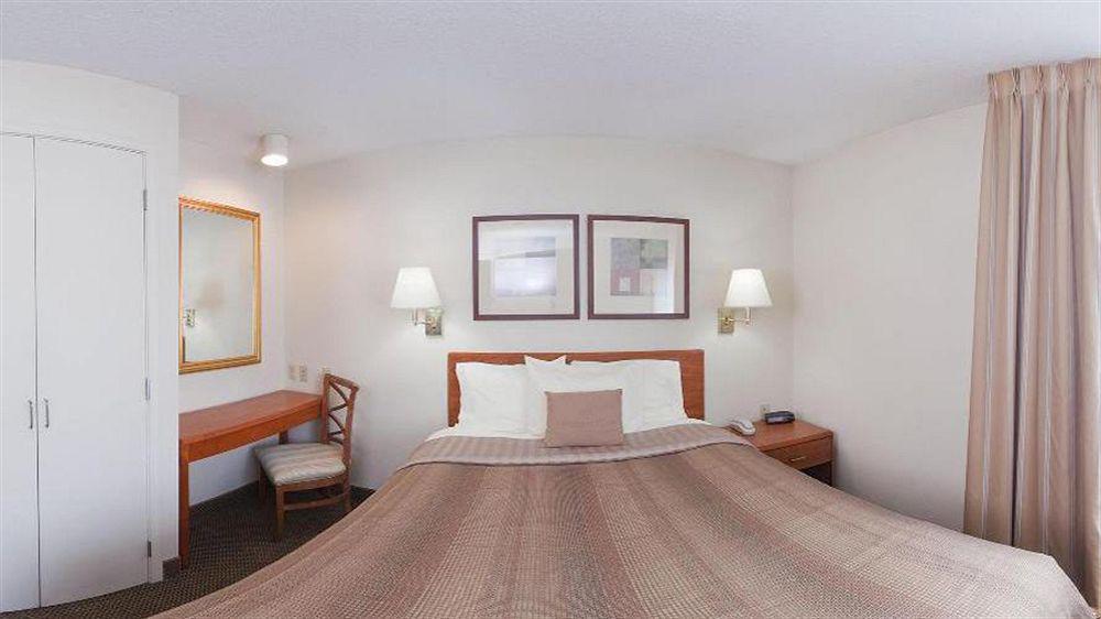 Candlewood Suites Richmond - South By Ihg Exterior foto